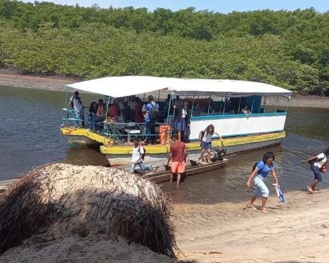 Canavieiras: comunidade de pescadores sofre com falta de acesso a escola