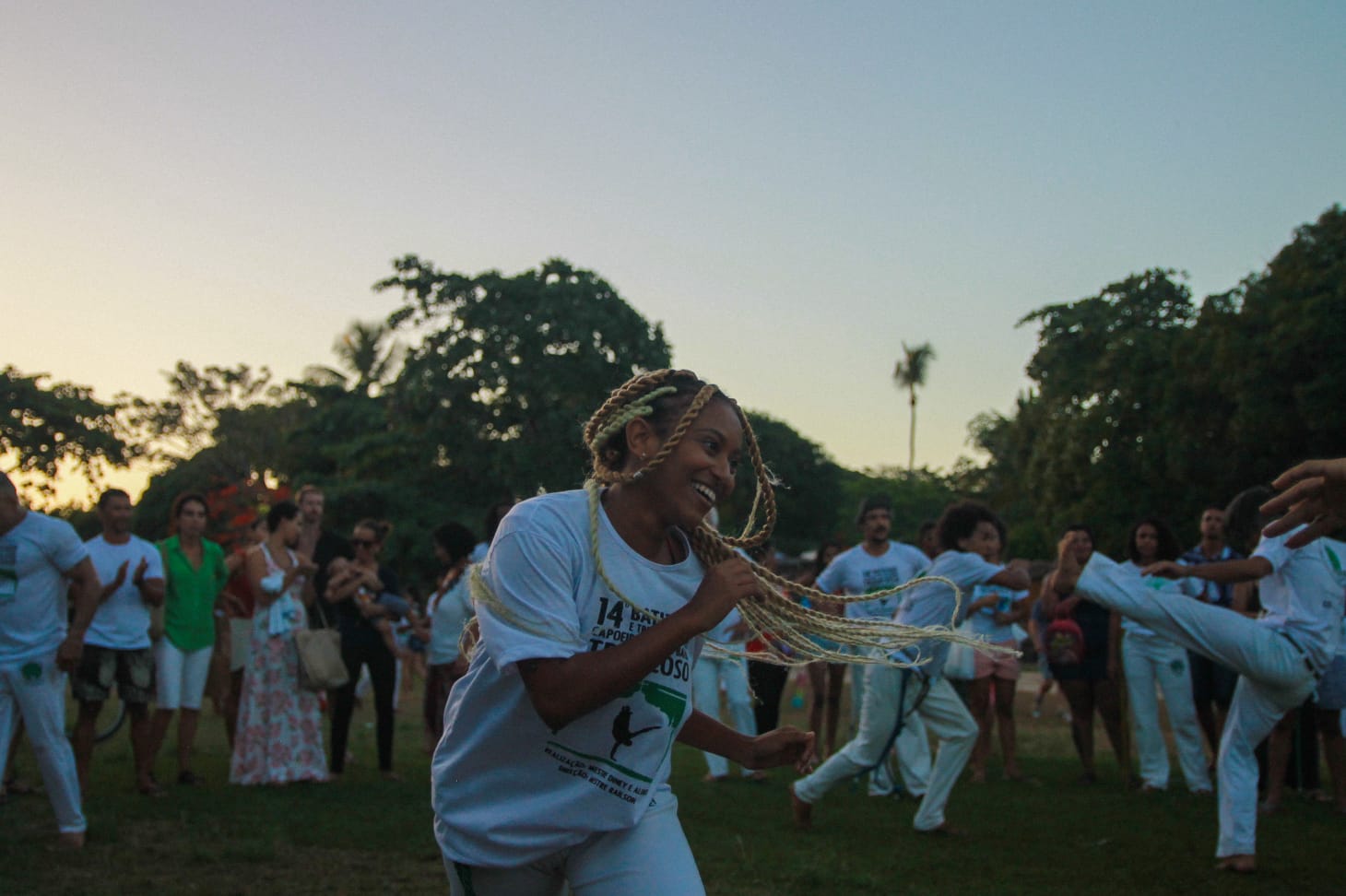 Da roda para a sala de aula, cantigas de capoeira ajudam a contar histórias silenciadas